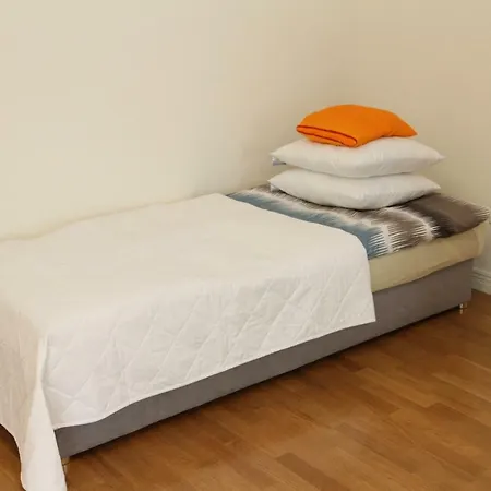 270 Pulawska Homestay *