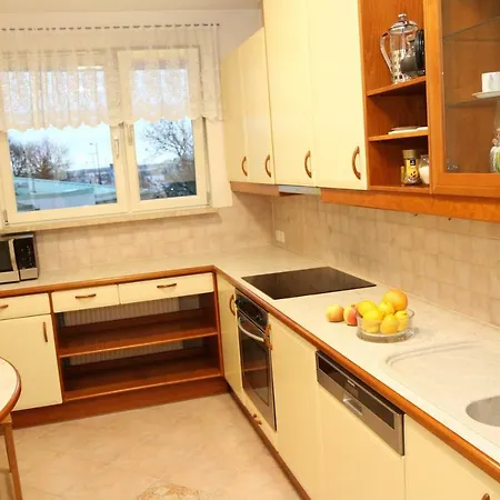 270 Pulawska Homestay